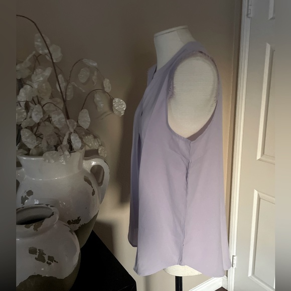Lilac sleeveless lace trim blouse - Picture 4 of 7